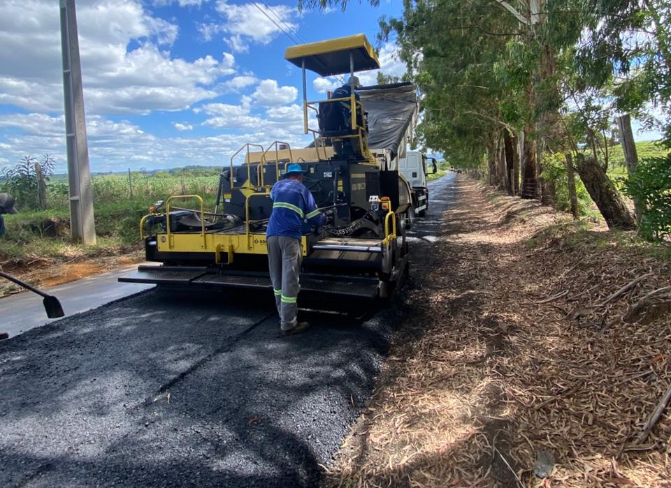 Prefeitura de Lages Pela terceira vez em menos de um ano, Salto Caveiras recebe manutenção viária