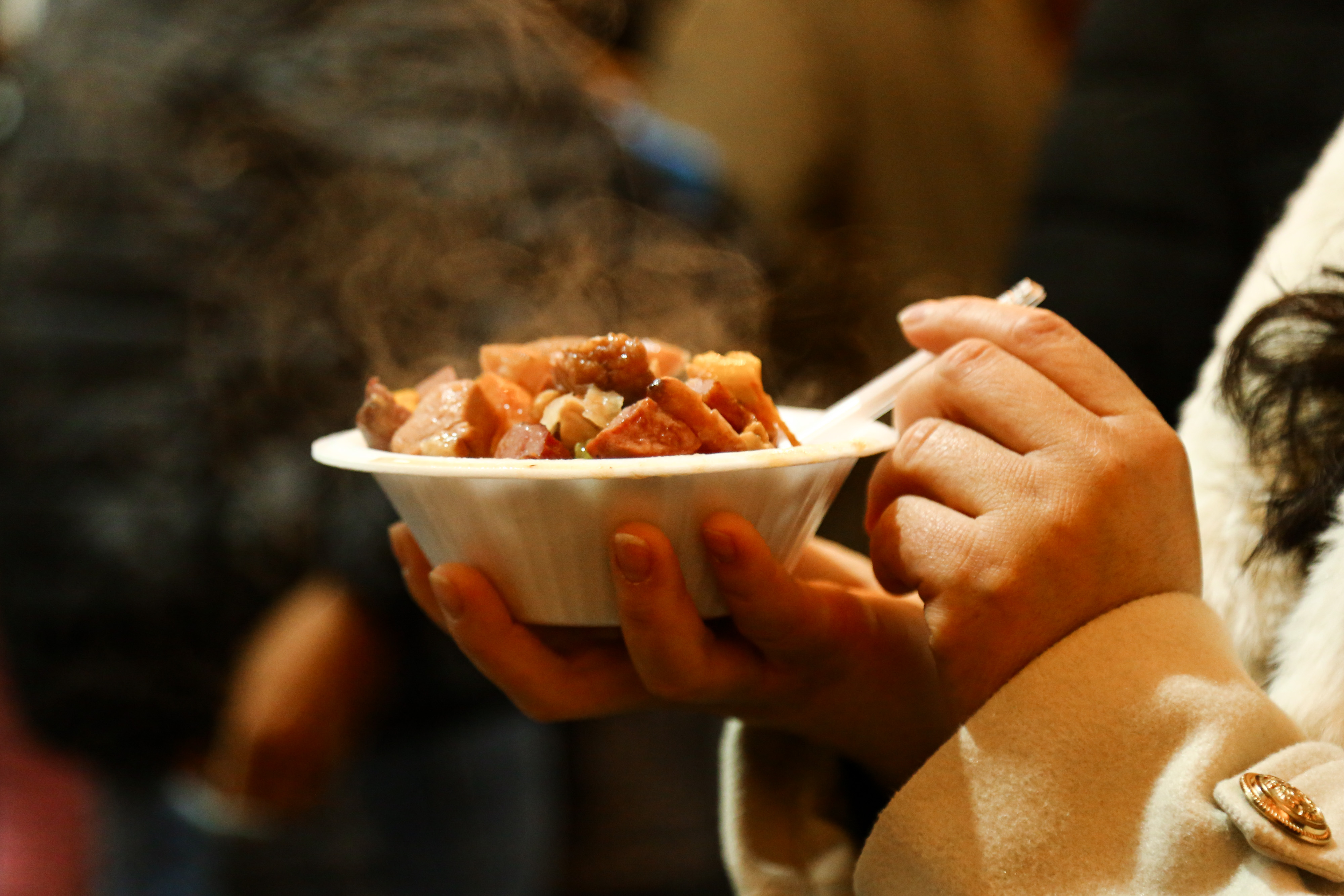 Prefeitura de Lages Prefeitura de Lages e entidades filantrópicas definem preços da gastronomia típica da área Central, no espaço Recanto do Pinhão Aracy Paim