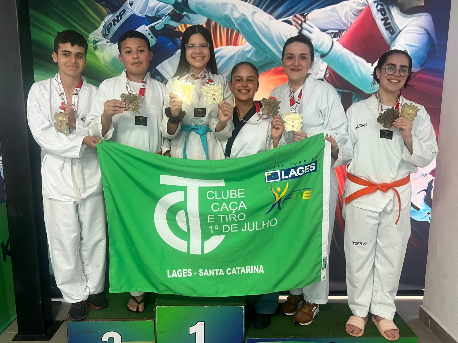 Prefeitura de Lages Equipe de Lages conquista oito medalhas no Campeonato Catarinense de Taekwondo e garante vaga para Brasileiro Escolar 