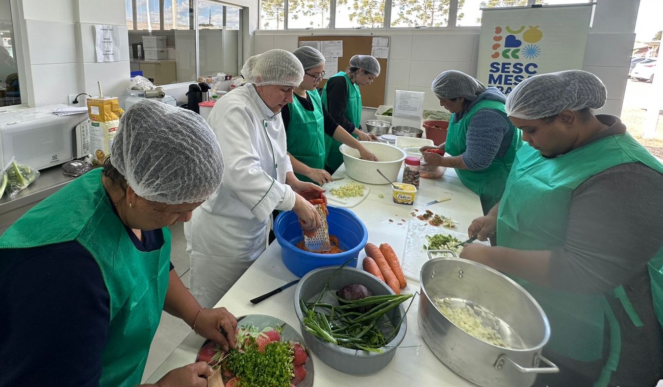 Prefeitura de Lages Oficina no Banco de Alimentos celebra o Dia Mundial da Alimentação com foco no aproveitamento integral e combate ao desperdício