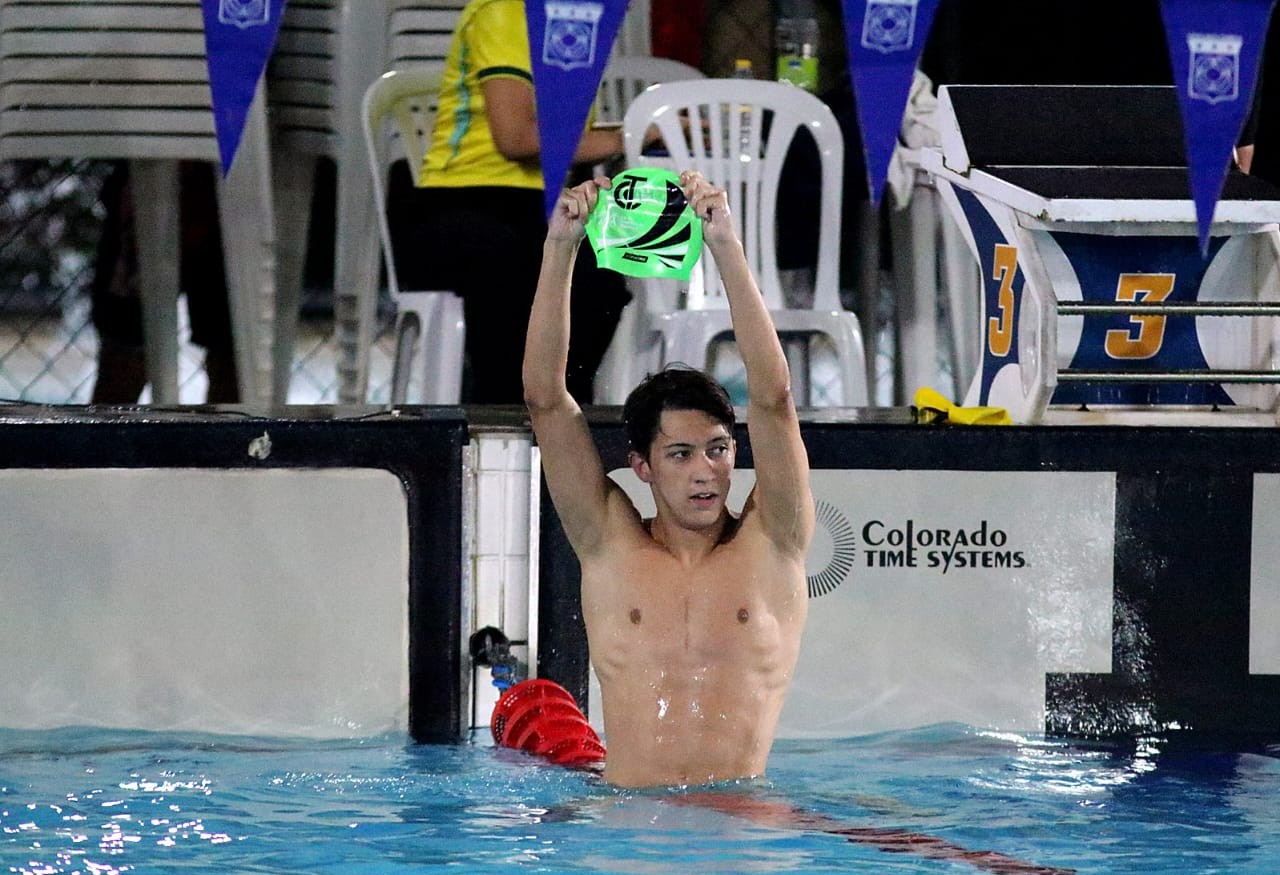 Prefeitura de Lages Nadador lageano é campeão brasileiro nos 200 metros medley e fecha competição entre melhores do país