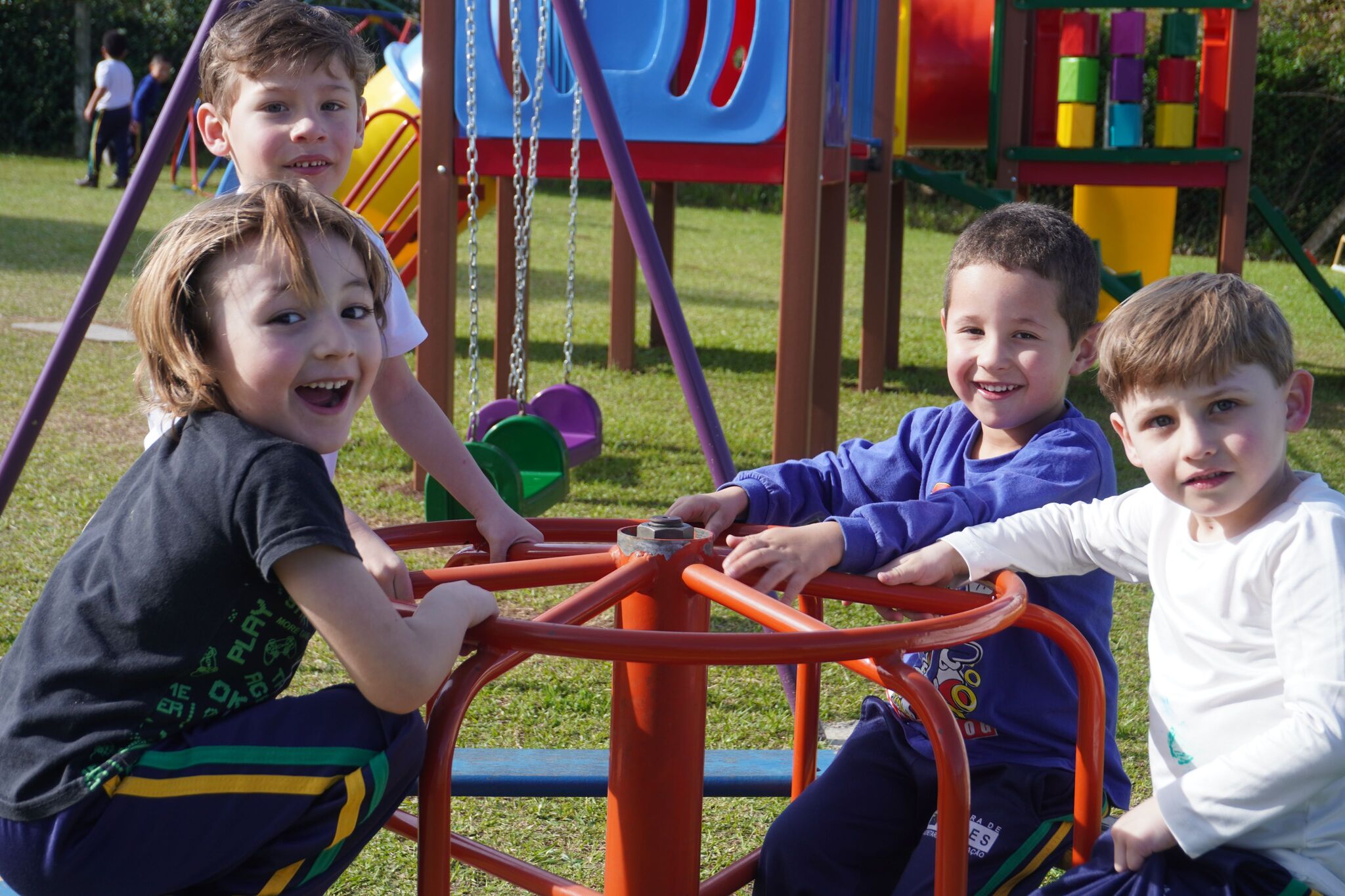 Prefeitura de Lages Novos parques infantis garantem mais lazer e qualidade de vida para crianças atendidas pelo Sistema Municipal de Educação