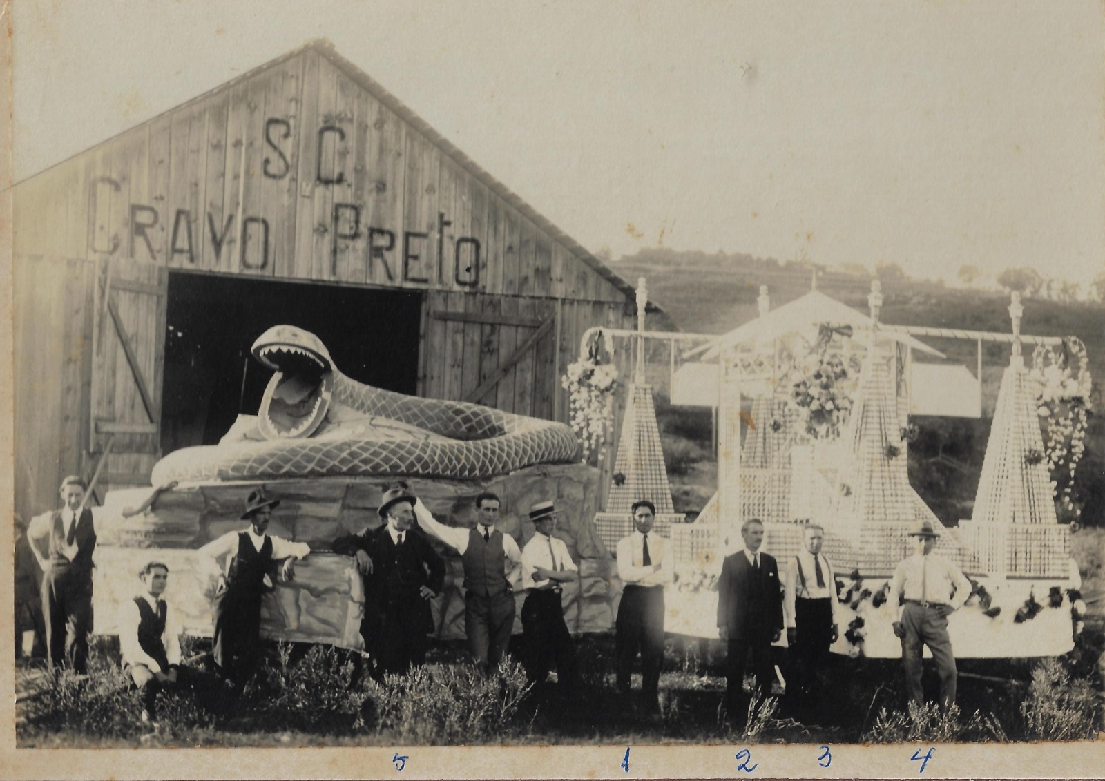 Prefeitura de Lages A herança de outros Carnavais: Memória e tradição de registros que eternizaram as festividades centenárias de Lages