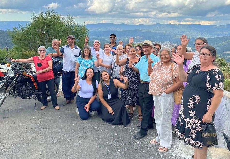 Prefeitura de Lages Idosos de Lages vivenciam experiência marcante de lazer e integração em encontro regional