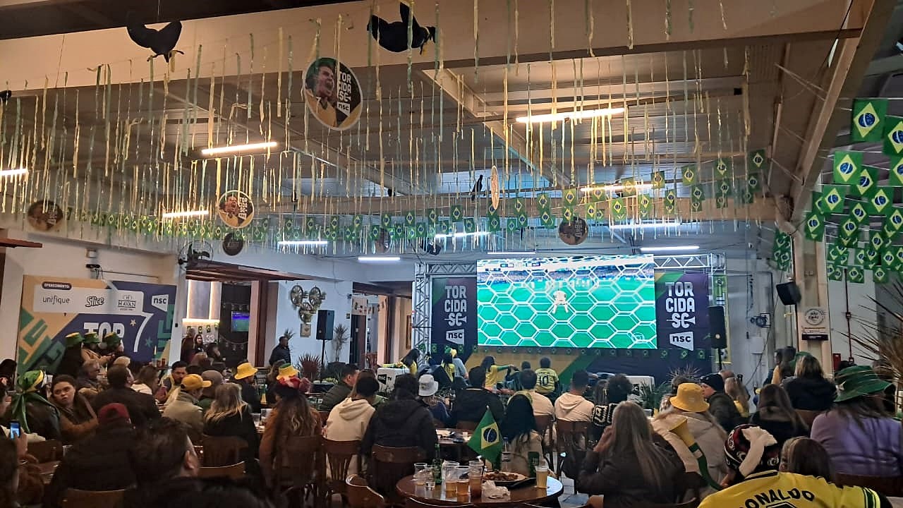 Prefeitura de Lages Mercado Público de Lages transmite Brasil x Escócia nesta quarta-feira em telão de LED