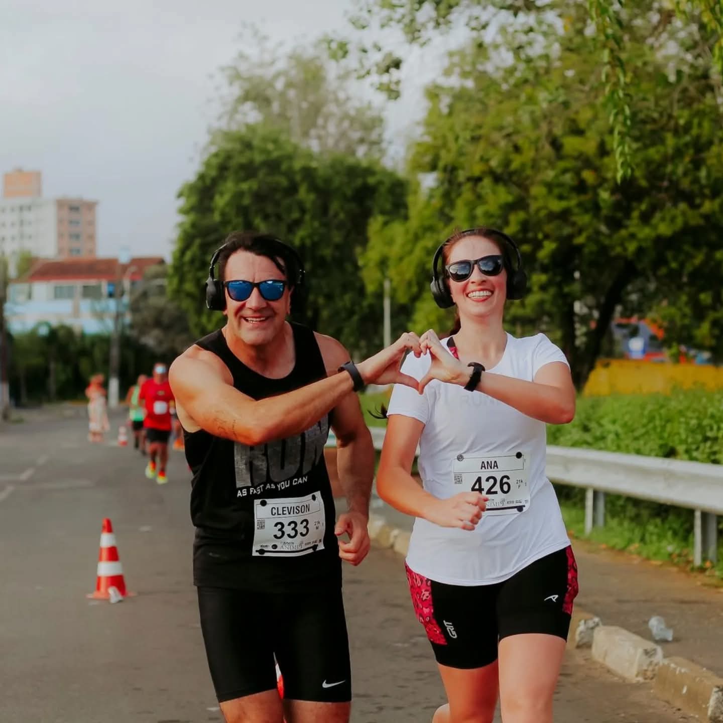 Prefeitura de Lages Orgulho Lageano ❤️ - 1.600 quilômetros e 159 horas de corrida em TODOS os 366 dias de 2024 - Como não inspirar-se em uma pessoa tão determinada? Corre e vem ver quem é o Clévison, o atleta que tem sede por corridas, desafios e pela vida