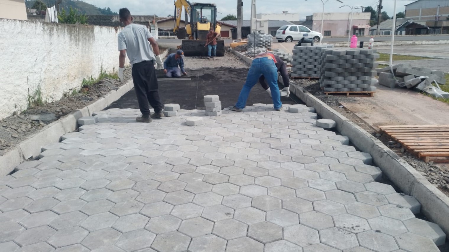 Prefeitura de Lages Servidão Botafogo entra na fase final de pavimentação e transforma espaço comunitário no bairro Várzea