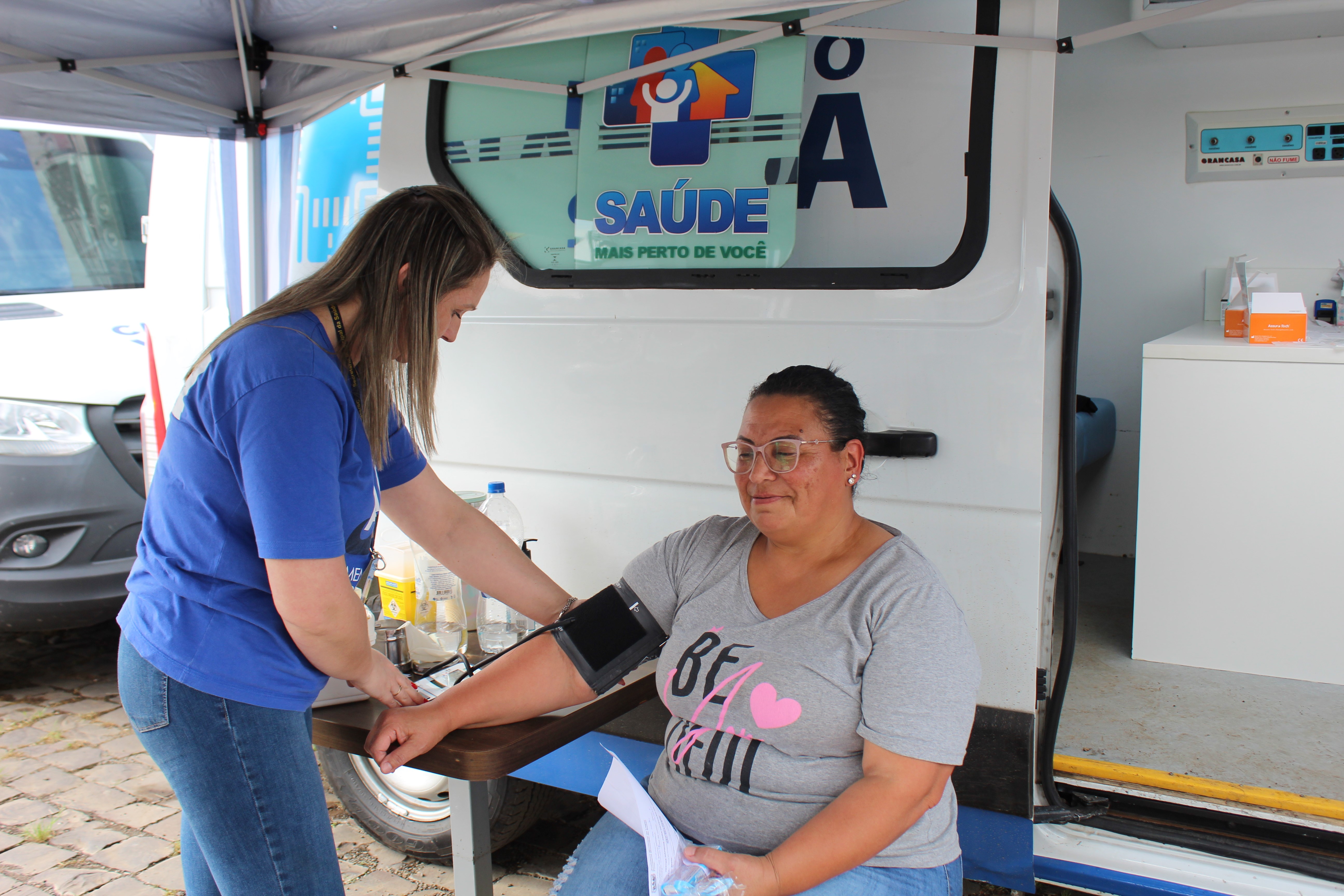 Prefeitura de Lages Arraiá do Hiperdia promove atividades de saúde à comunidade com renovação de receitas e integração entre pacientes do bairro Várzea