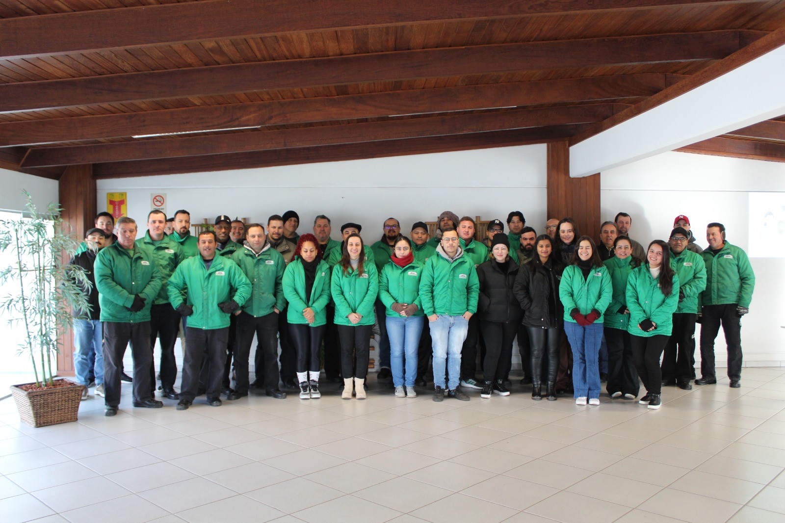 Prefeitura de Lages Profissionais da empresa Obradec participam de palestra sobre HPV e câncer do colo do útero