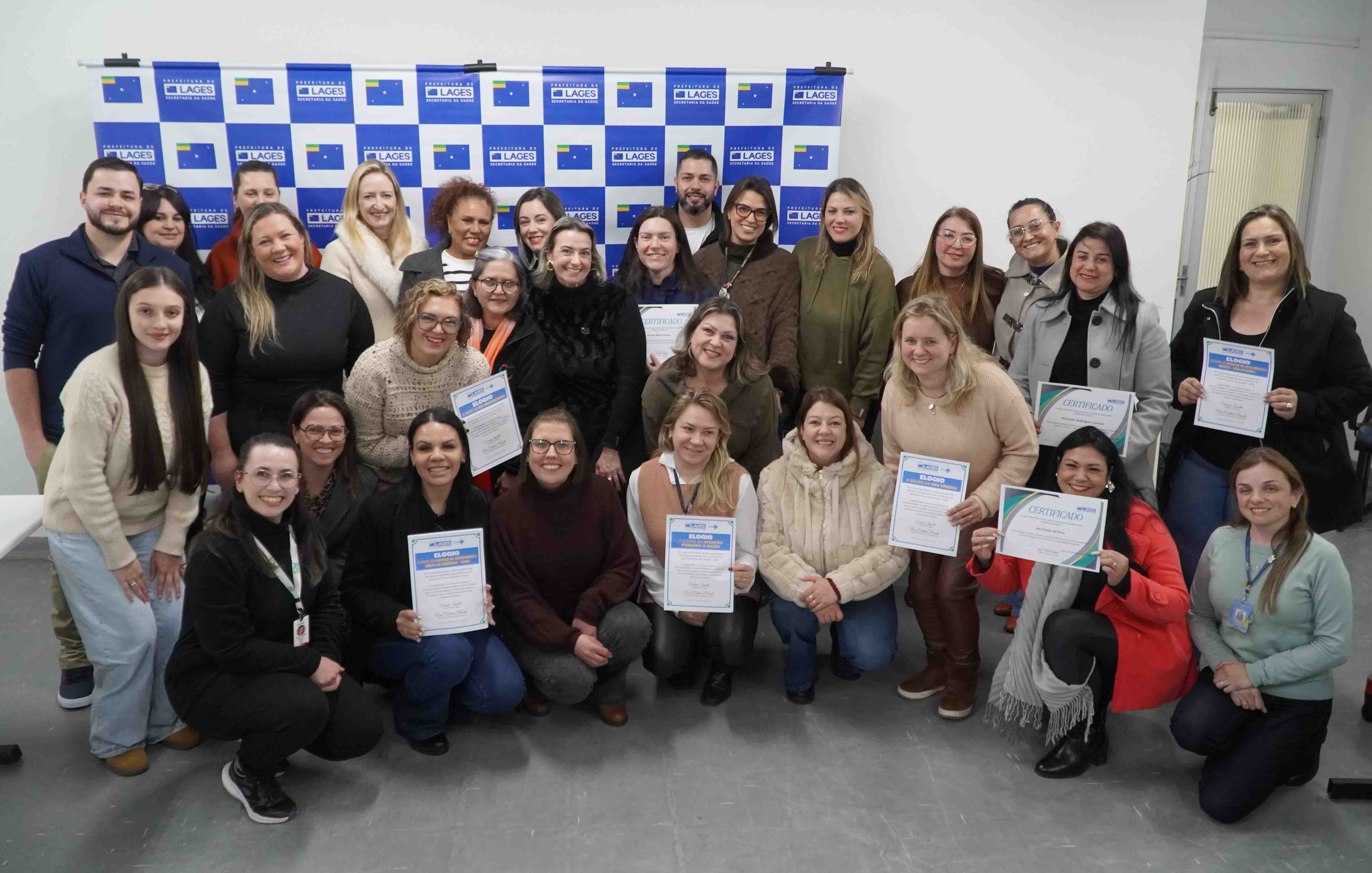 Prefeitura de Lages Ouvidoria do SUS reconhece servidores da Saúde com Certificados de Elogio