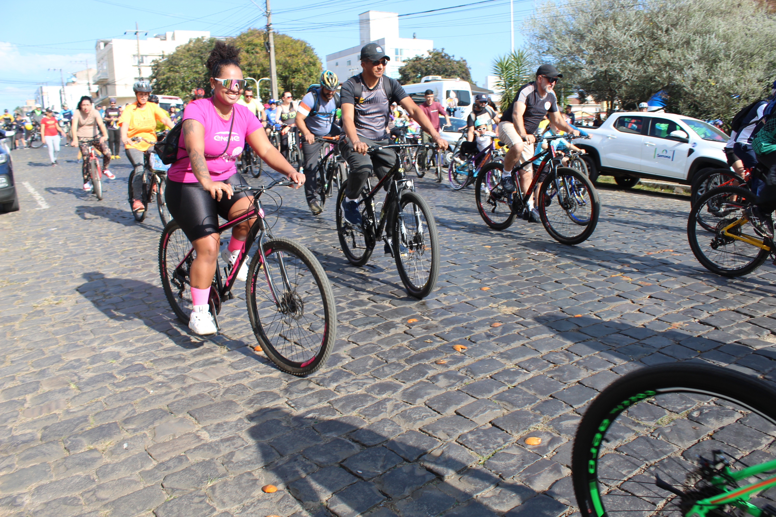 Prefeitura de Lages Neste domingo, a Praça Joca Neves recebe ação com pedal, caminhada e Carro da Vacina