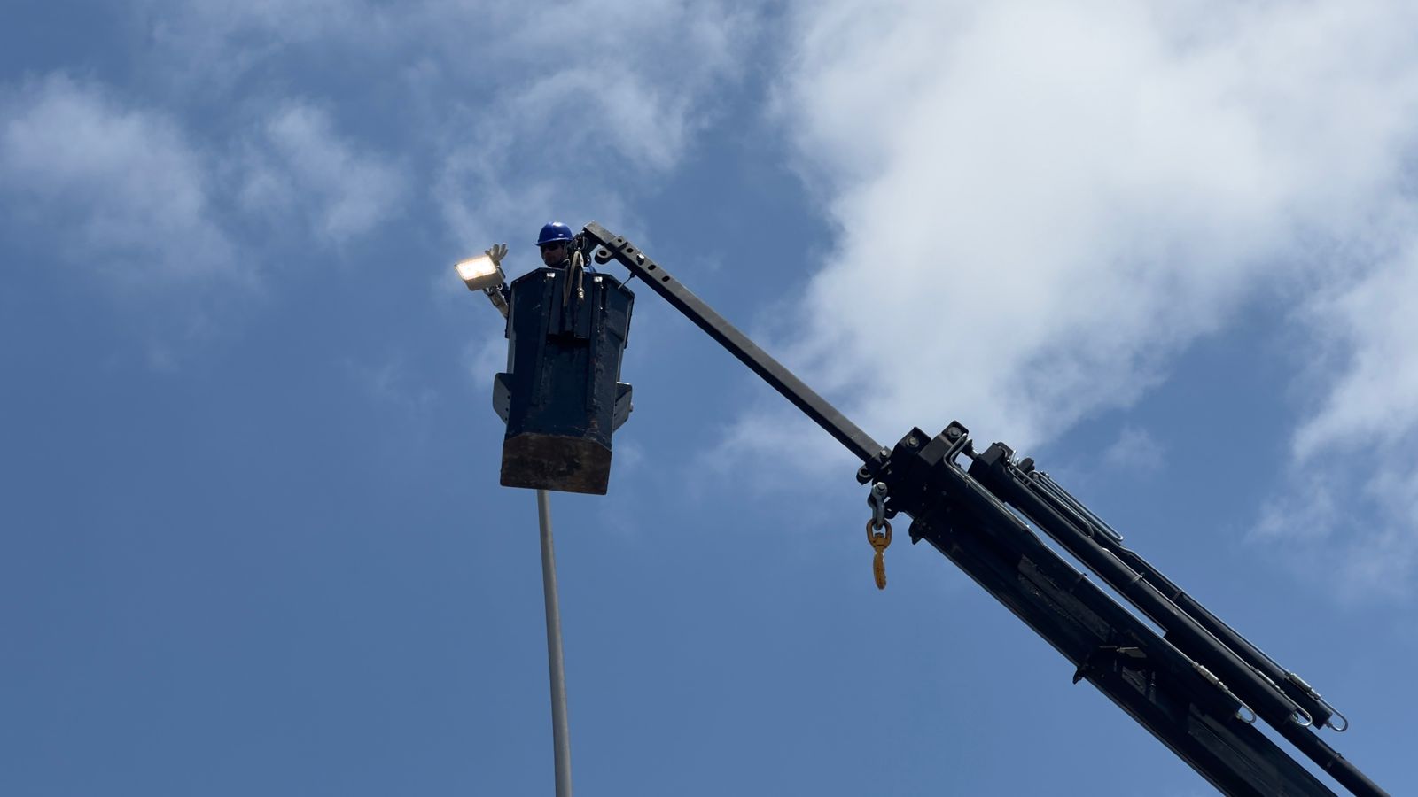 Prefeitura de Lages Nova equipe de Iluminação Pública atua em diferentes bairros de Lages