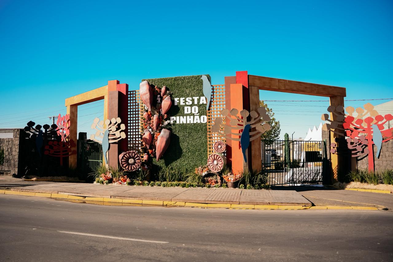 Prefeitura de Lages 36ª Festa Nacional do Pinhão: programação no Parque de Exposições Conta Dinheiro inicia nesta sexta-feira