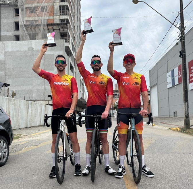 Prefeitura de Lages Atletas lageanos brilham na etapa final do Catarinense de Ciclismo em Itapema