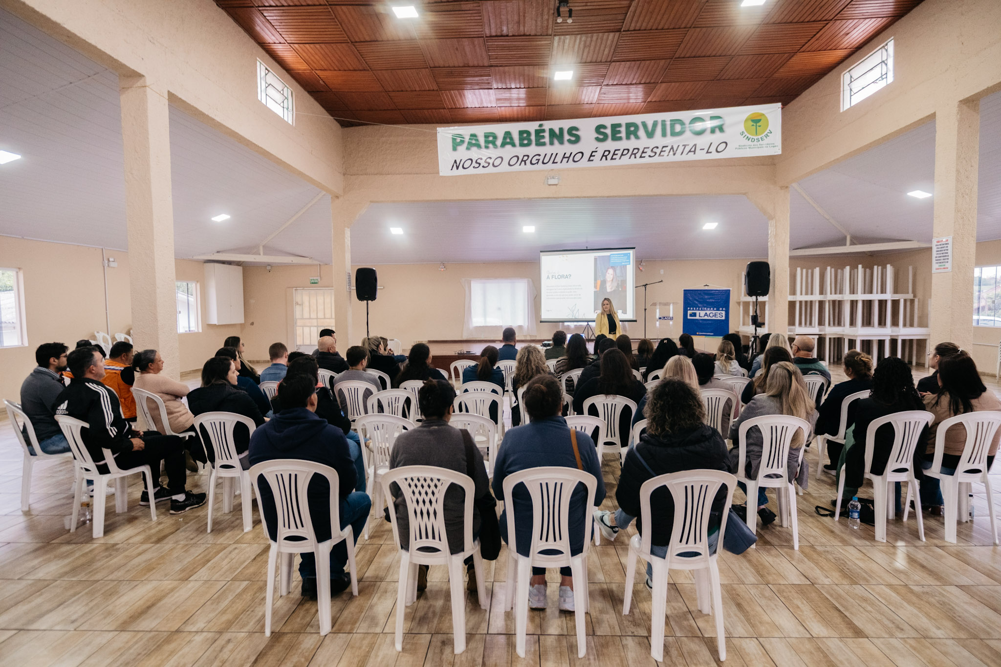 Prefeitura de Lages Quem movimenta a engrenagem dos trabalhos públicos pela coletividade: Lages inicia sua Semana do Servidor Público Municipal 