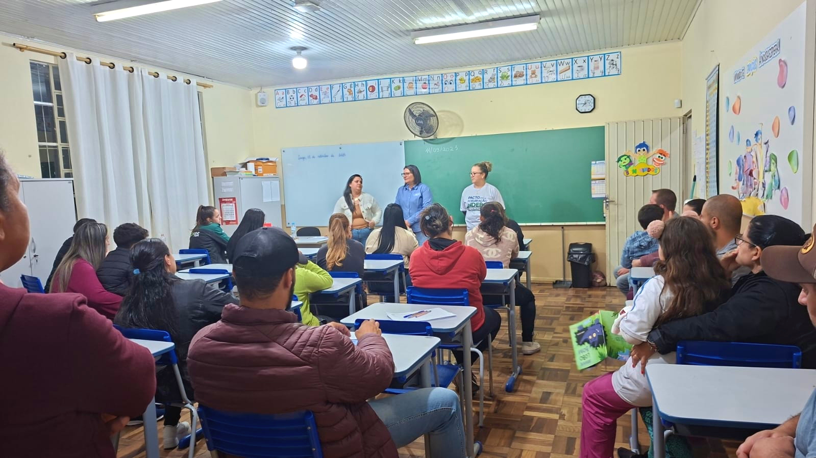 Prefeitura de Lages Escolas municipais promovem encontros com pais e responsáveis para discutir Sistema de Avaliação da Educação Básica (Saeb) 2025