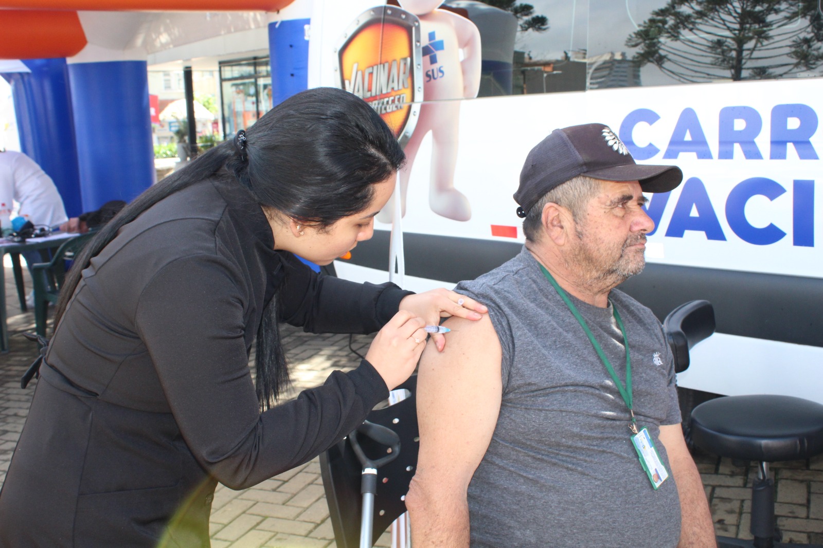 Prefeitura de Lages Carro da Vacina reforça ações de prevenção no início de dezembro em diferentes pontos da cidade