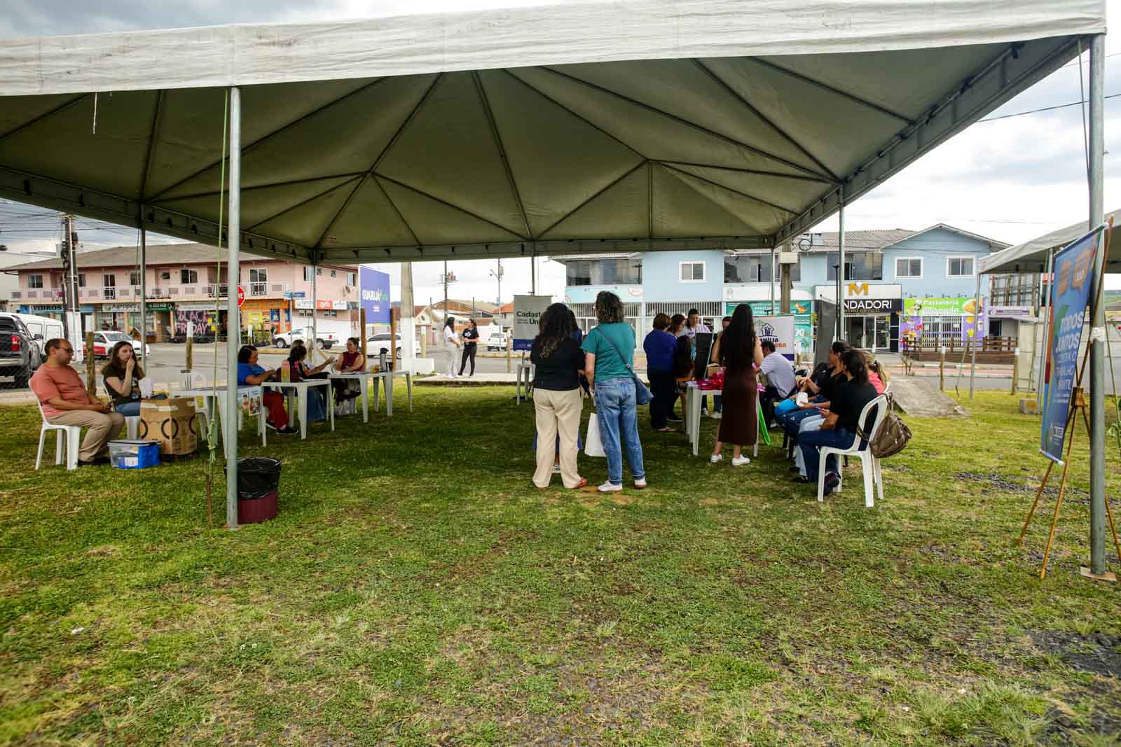 Prefeitura de Lages Guarujá + Social mobiliza comunidade e leva serviços essenciais ao bairro em grande ação da Assistência Social