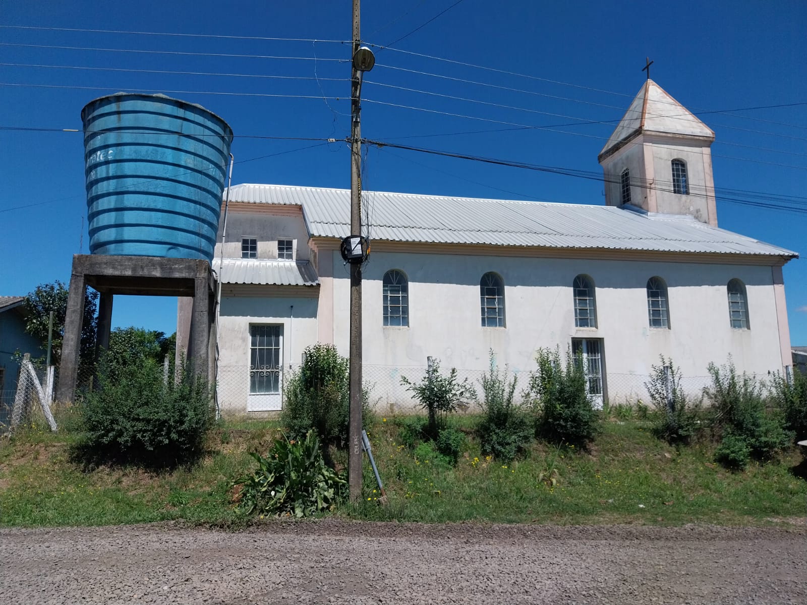 Prefeitura de Lages Poços artesianos devem atender famílias e produtores de agricultura e pecuária em cinco comunidades rurais de Lages