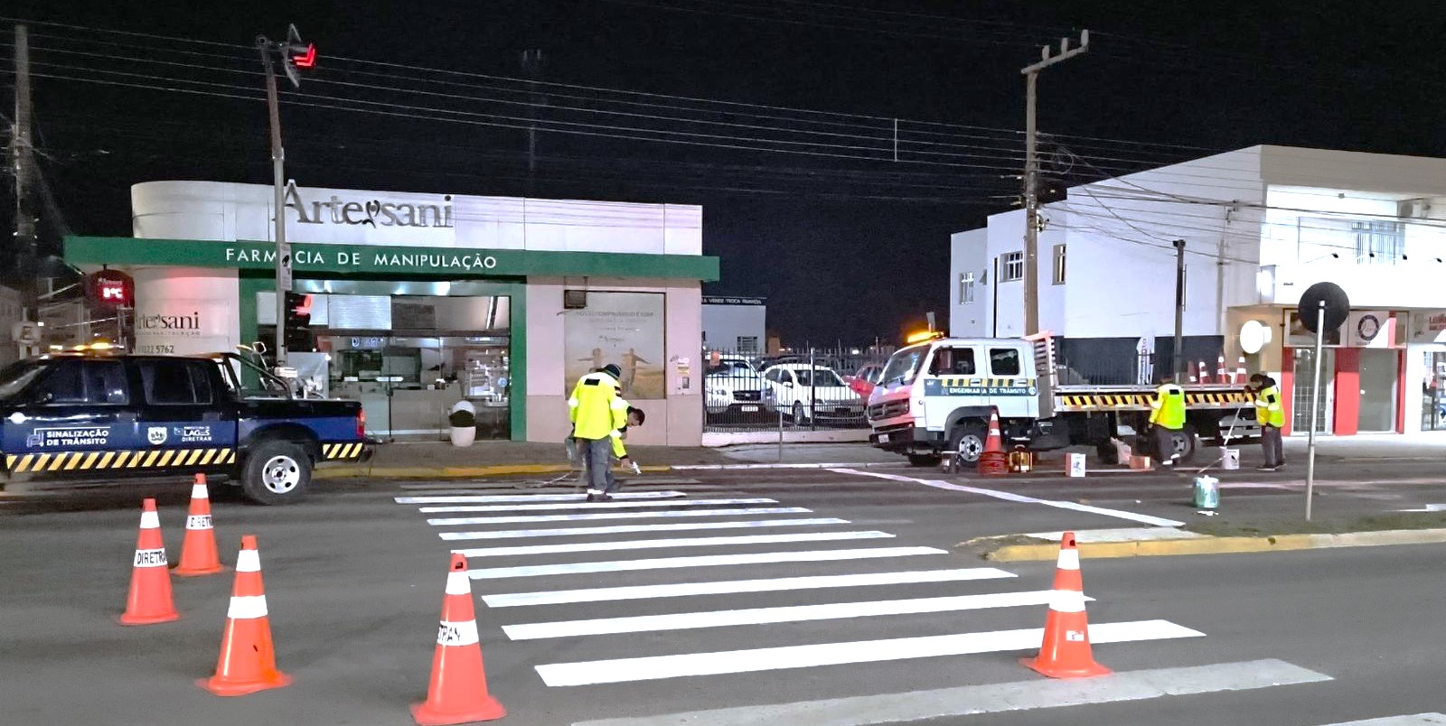 Prefeitura de Lages Serviços noturnos de sinalização garantem mais segurança e menos transtornos na rotina de trânsito 