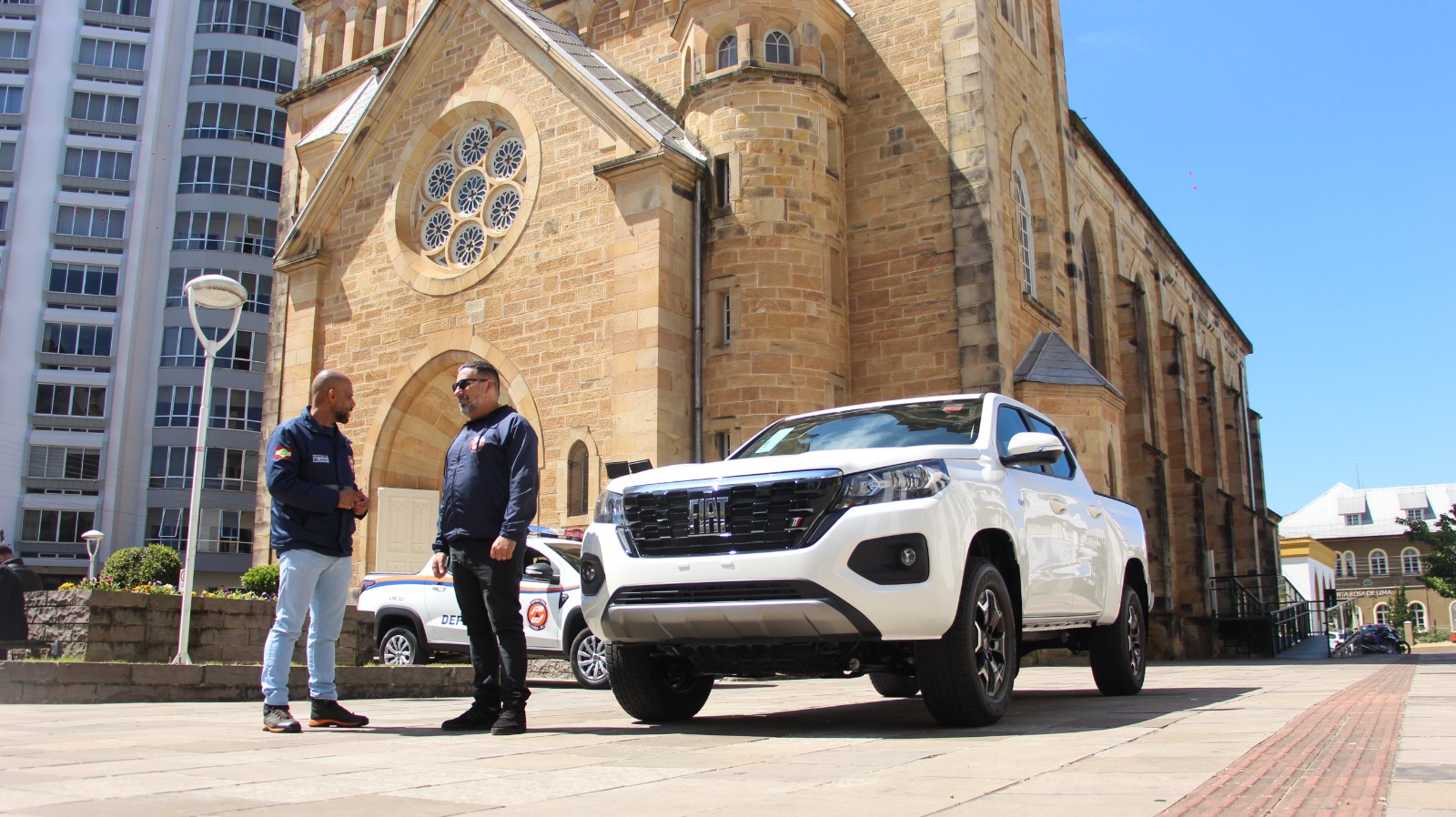 Prefeitura de Lages Defesa Civil de Lages recebe caminhonete 4x4 para ampliar atendimento em áreas de risco
