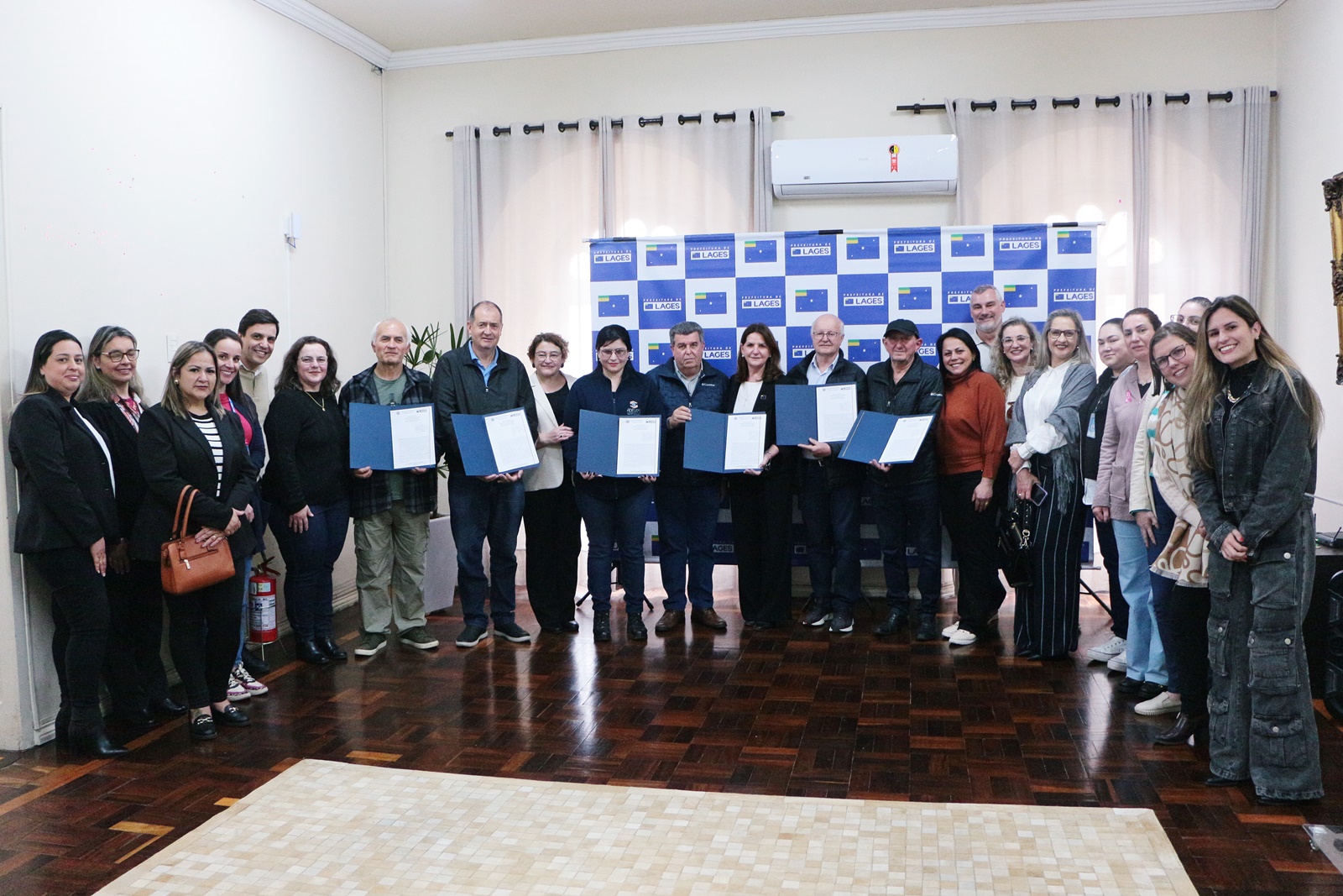 Prefeitura de Lages Prefeitura de Lages e Conselho Municipal do Idoso consolidam políticas de apoio à pessoa idosa com investimentos superiores a R$ 700 mil